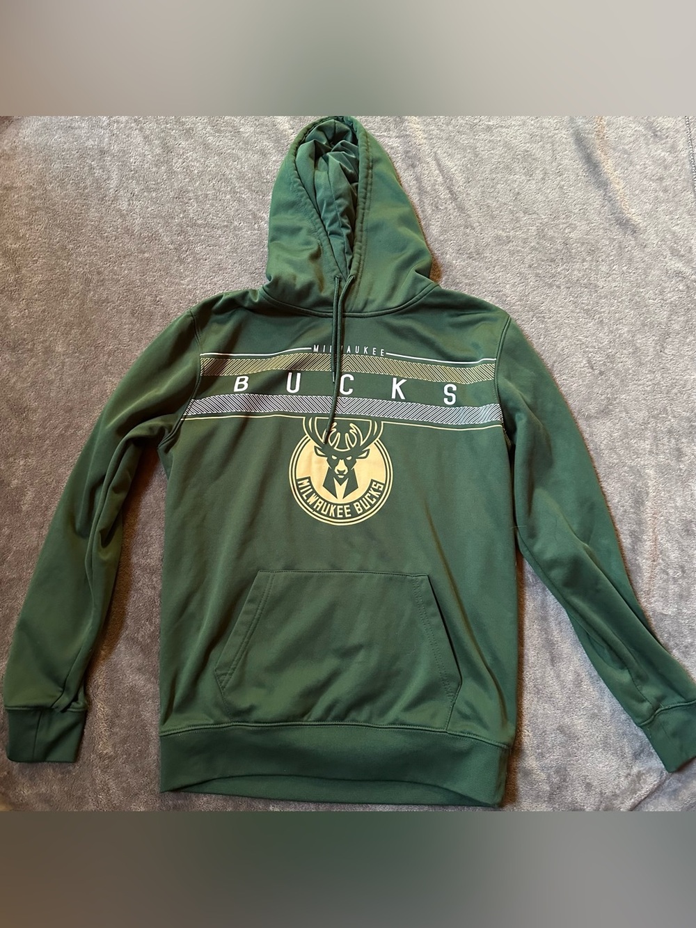 Milwaukee Bucks UNK NBA Hoodie Mens Small Green Performance Pullover Basketball